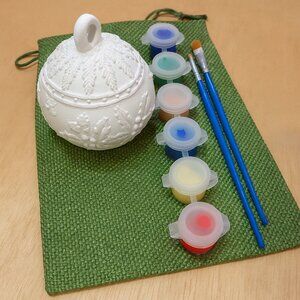 DIY Paint Your Own Christmas Trinket Box (3″ x 2″) – Plaster of Paris Kit